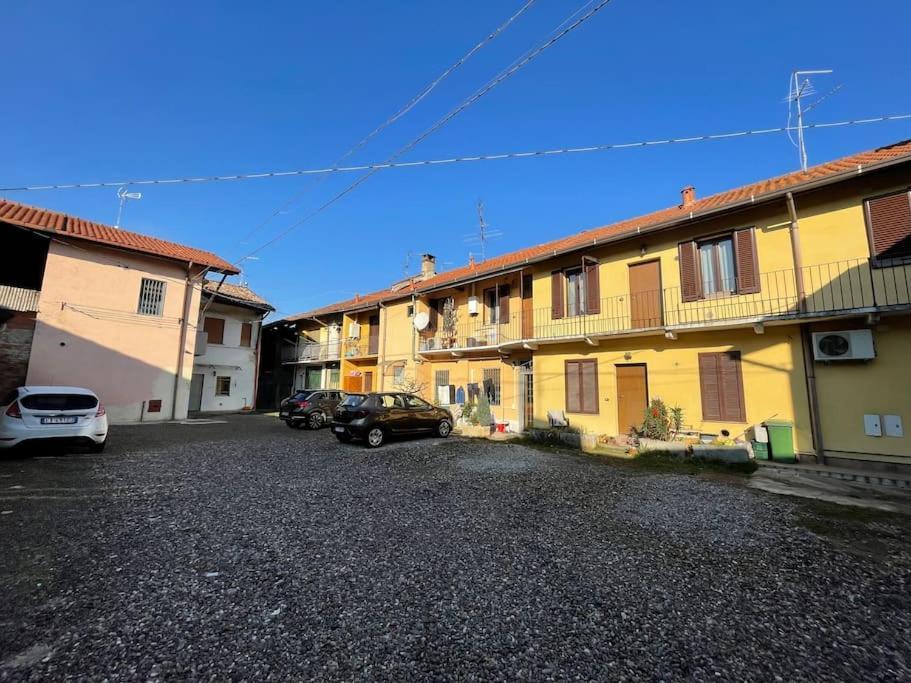 Incortedafabio Design Flat With Bikes Caronno Pertusella Buitenkant foto